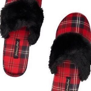 Victoria’s secret Slippers size 8 faux fur satin gift bag Christmas Holidays New